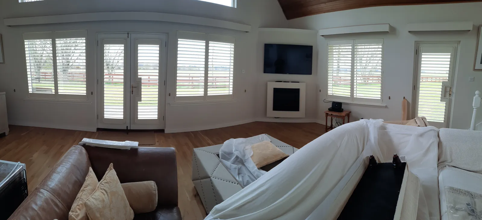 How Tier-On-Tier Shutters Improve Light Control
